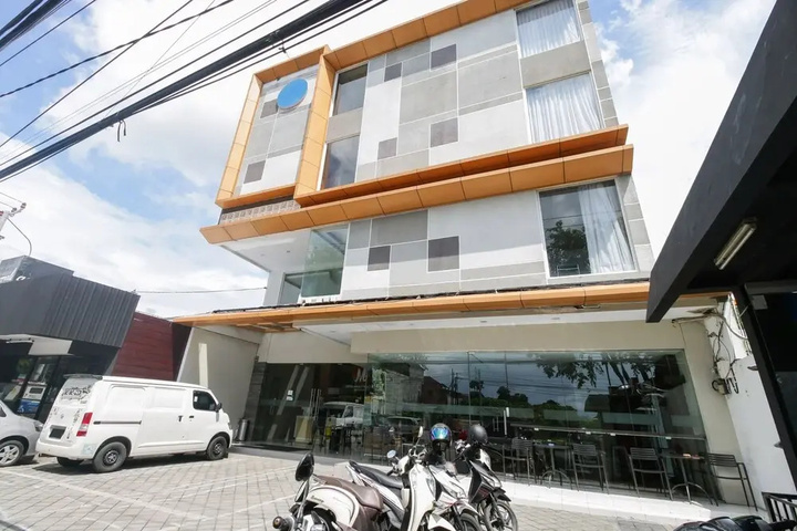 Airy Raya Kuta 78 Bali