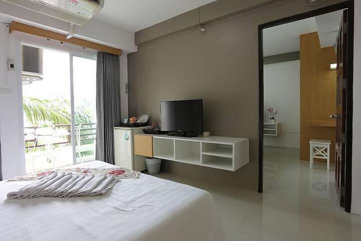 Room 22 of 40