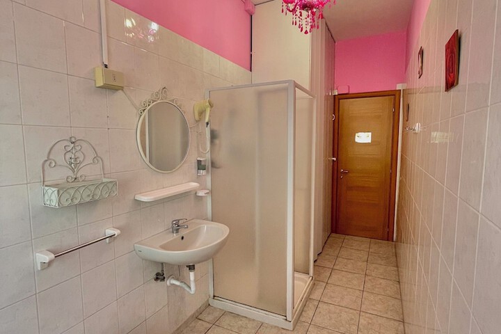Room 124 of 140
