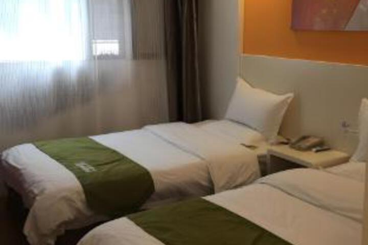 Room 12 of 12