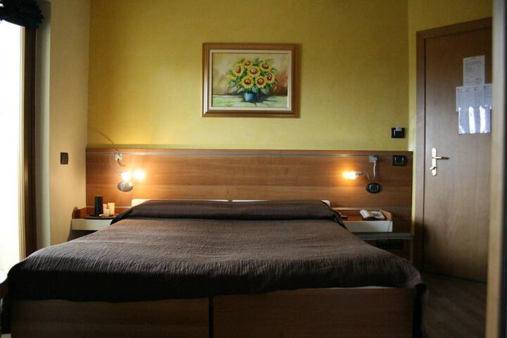 Room 17 of 61