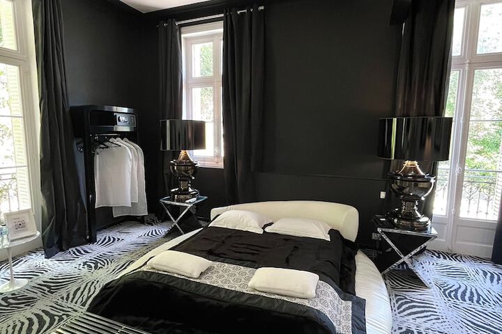 Room 18 of 106