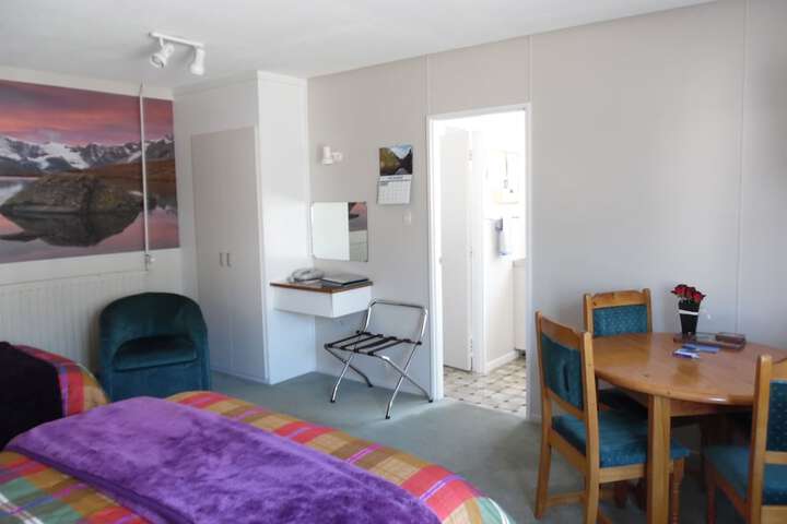 Room 4 of 74
