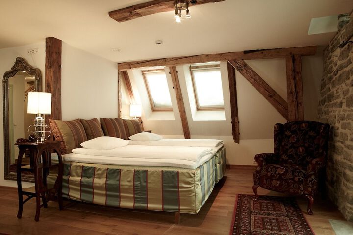 Room 4 of 91