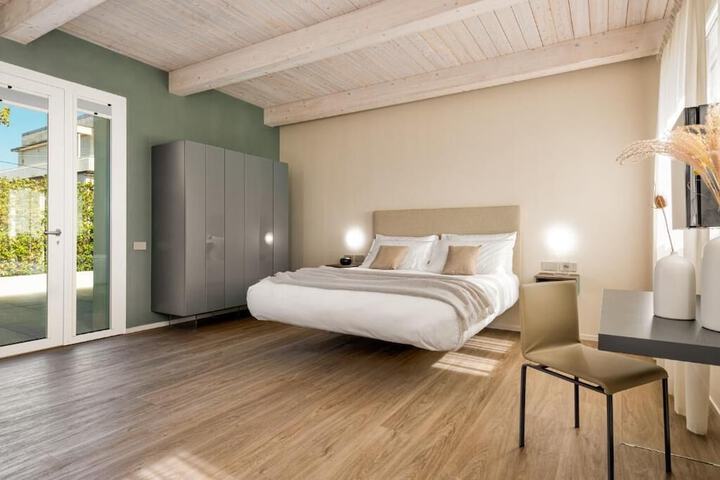 Room 9 of 36