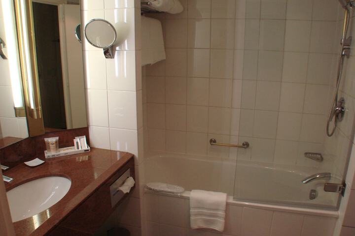 Room 70 of 263