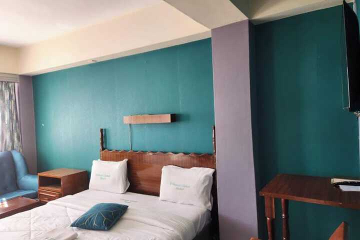Room 2 of 7