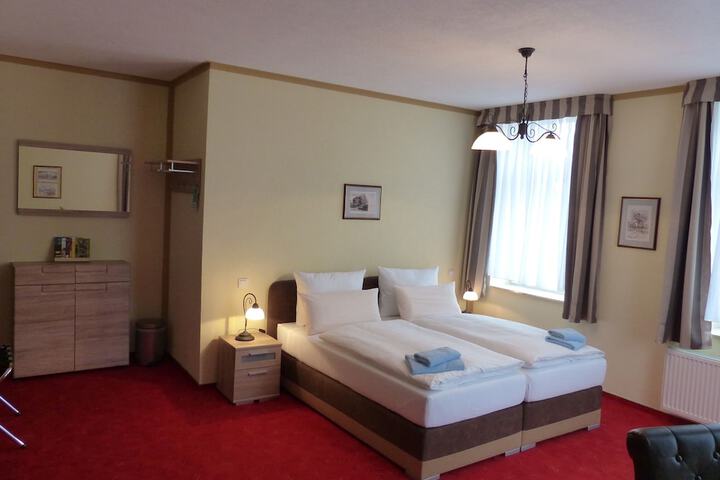 Room 3 of 47