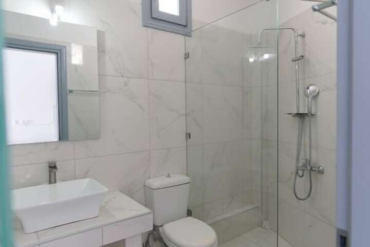 Room 100 of 158