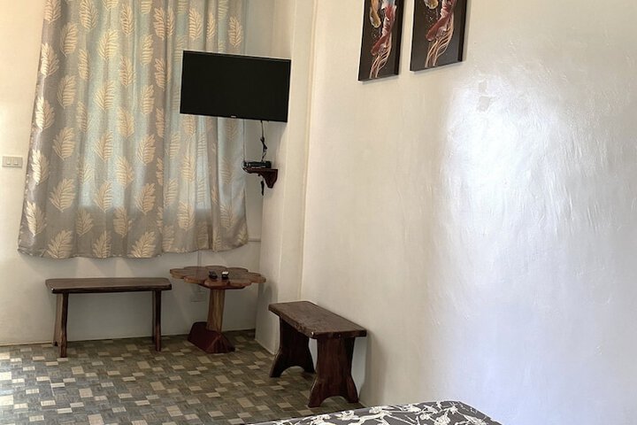 Room 6 of 24