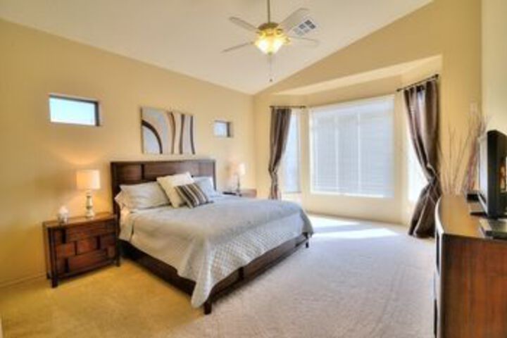 Room 7 of 16