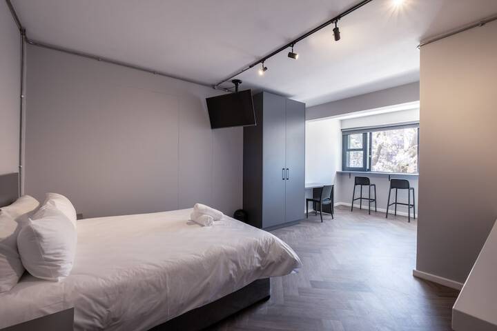 Room 14 of 42
