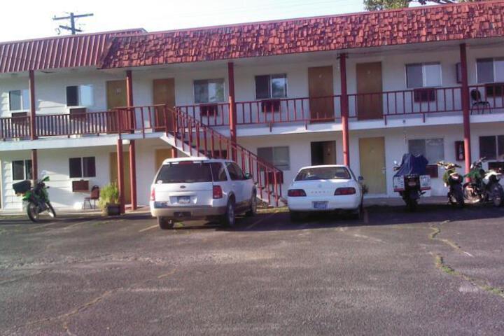 BUDGET INN DARBY