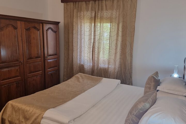 Room 25 of 263