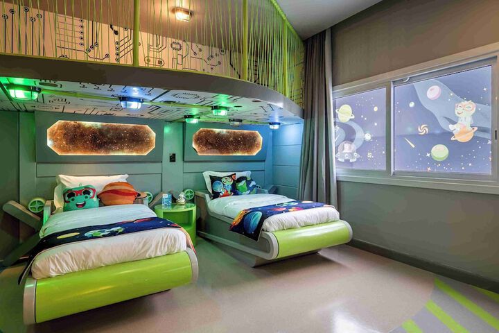 Room 28 of 75