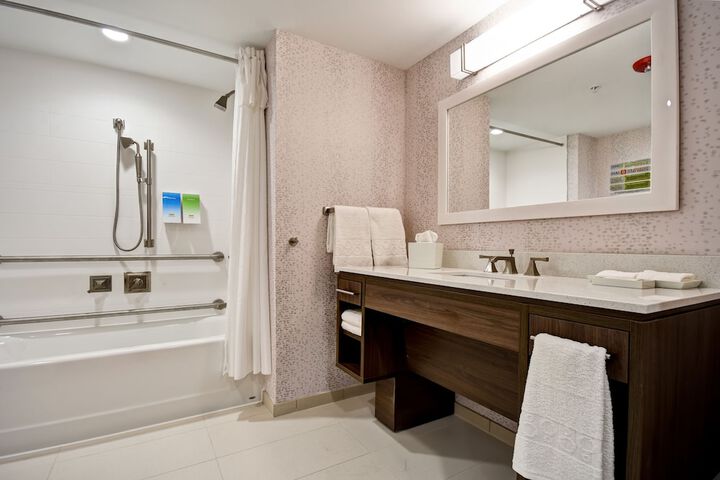 1 King Mobilty Hearing Accessible Roll in Shower Studio (6 of 15)