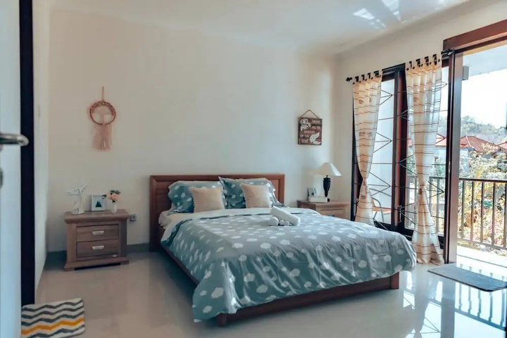 Room 2 of 19