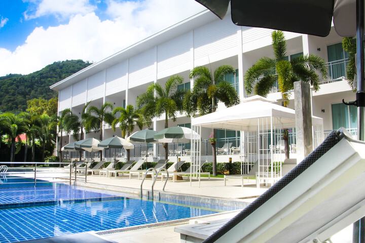 Pool 38 of 52