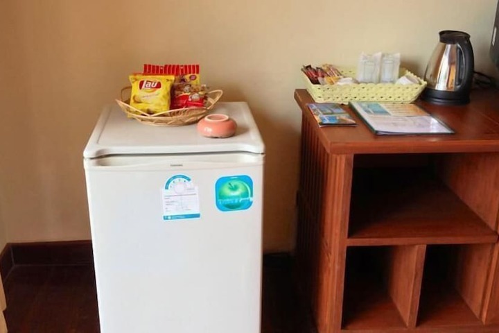 Mini-refrigerator