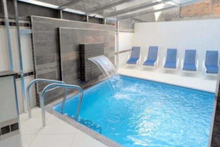 Pools & Facilities