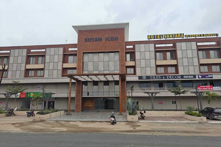 Hotel Vantara Residency