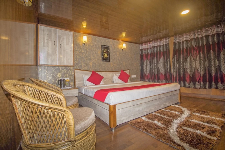 Room 4 of 14