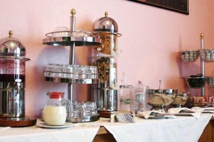 Breakfast/Coffee Service 26 of 51