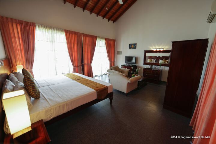 Room 4 of 43
