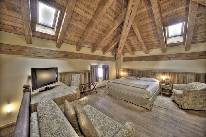 Room 10 of 49