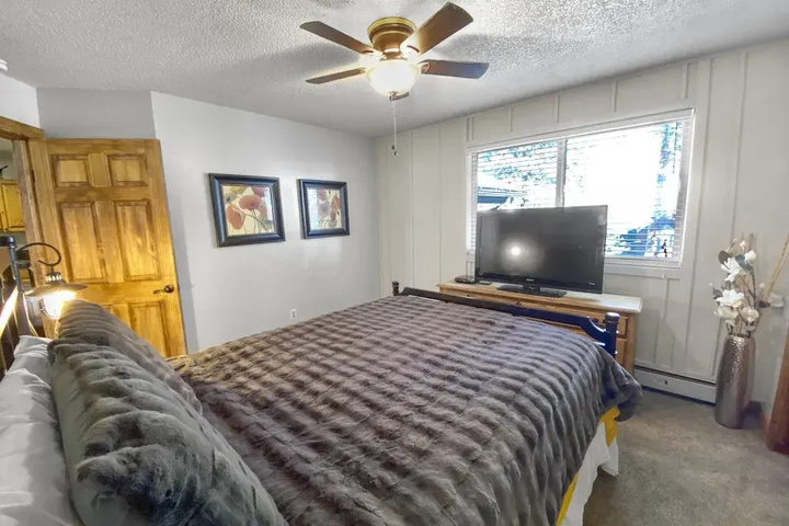 Room 4 of 15