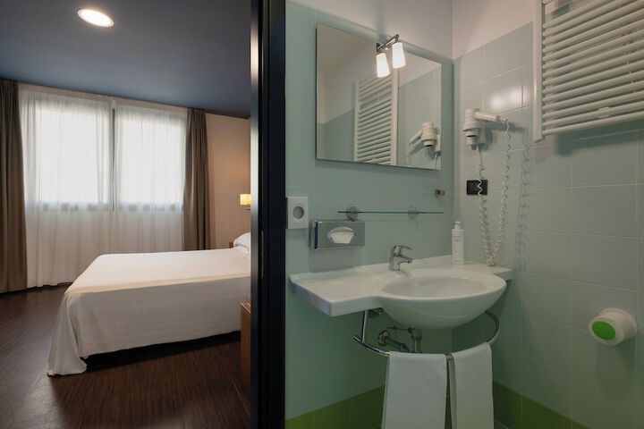 Room 3 of 23