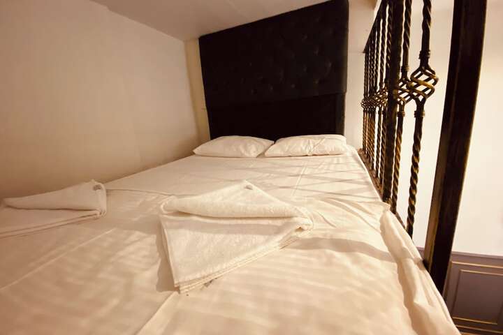 Room 12 of 75