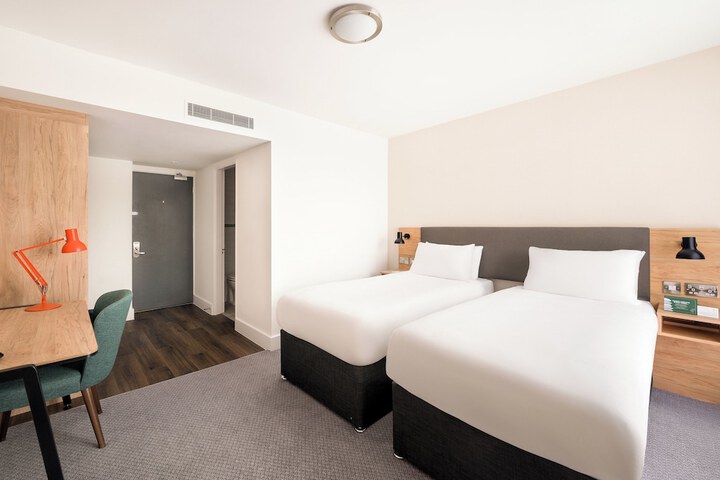 Room 48 of 130