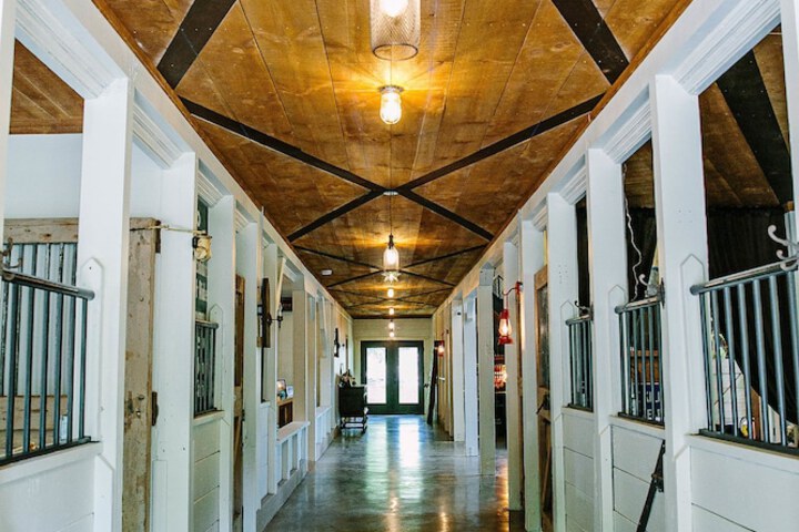 Ballroom/Hall 63 of 88