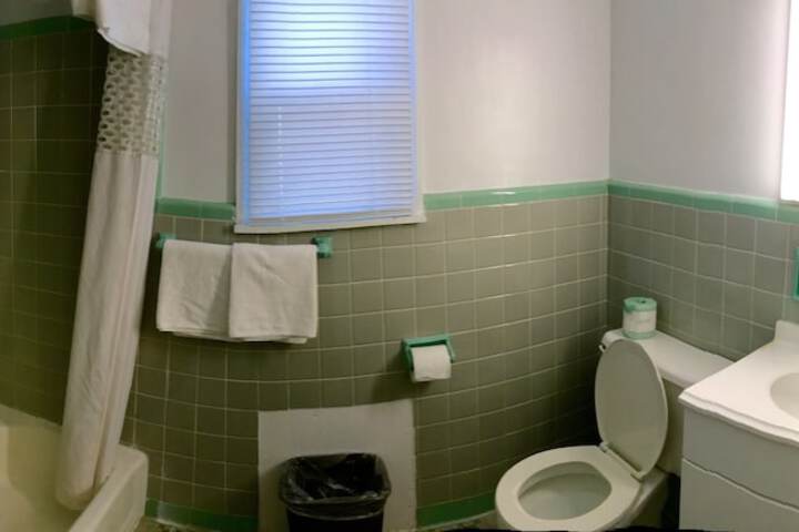 Room 4 of 11