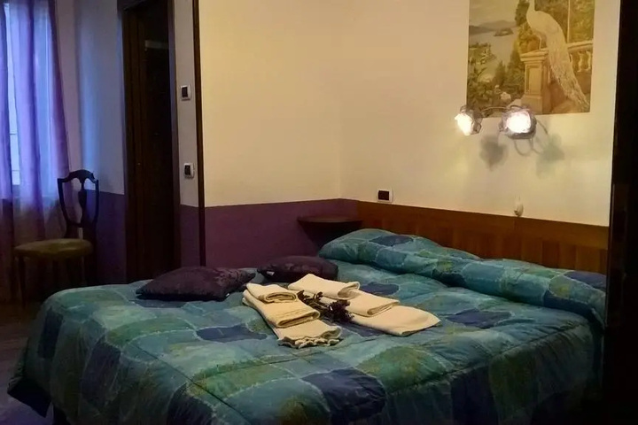 Room 3 of 10