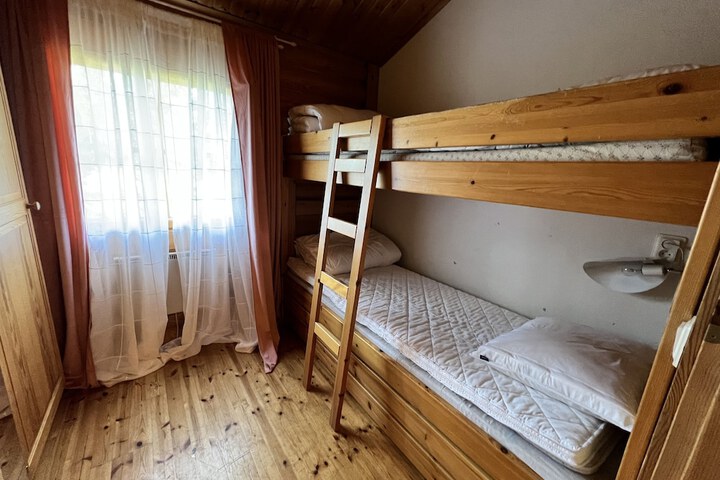 Room 30 of 185