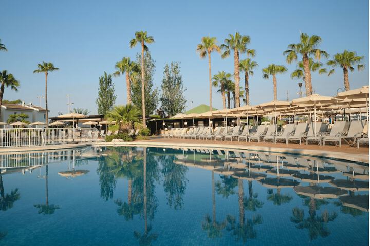 Pool Hotel