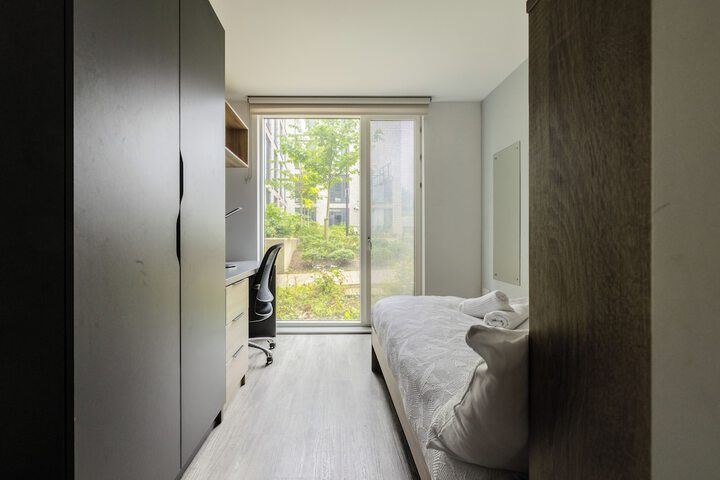 Room 2 of 11