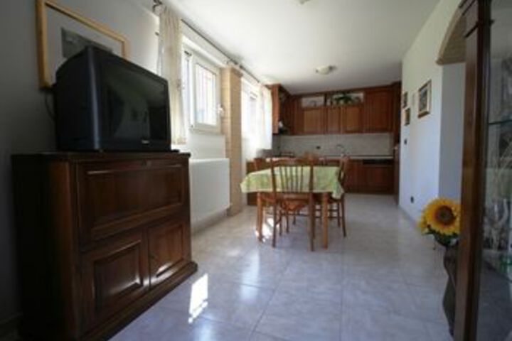Room 13 of 20