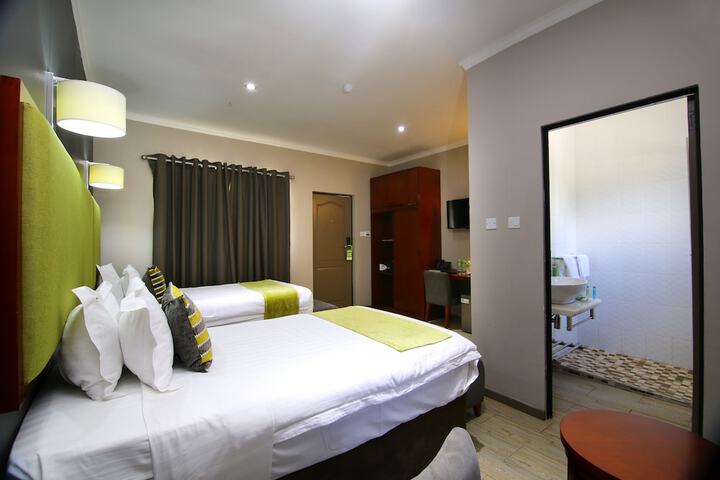 Room 19 of 113