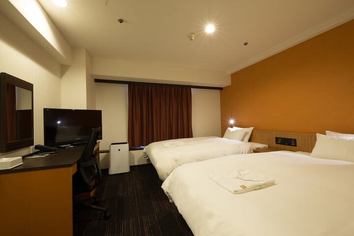 Room 11 of 62