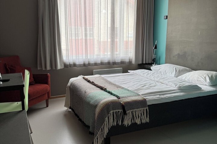 Room 16 of 34