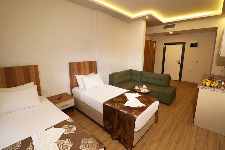 Room 12 of 36