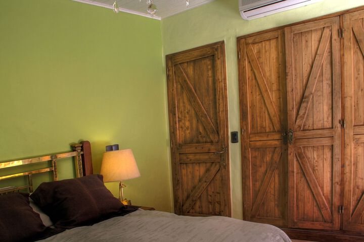 Room 27 of 118
