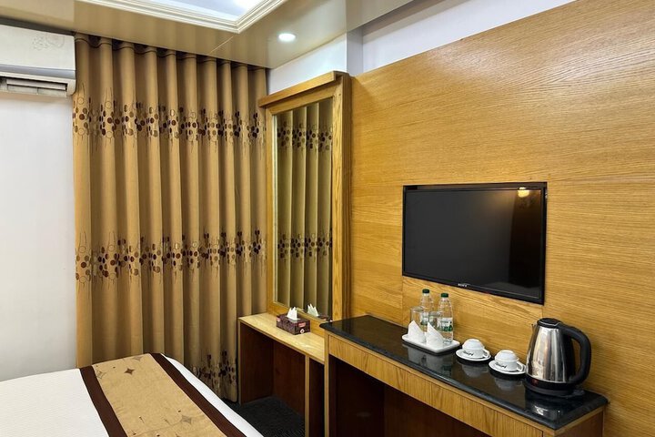 Room 7 of 18