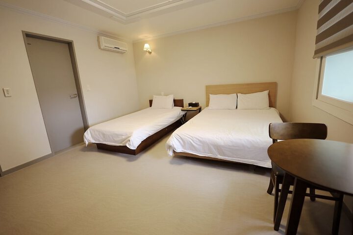 Room 15 of 31
