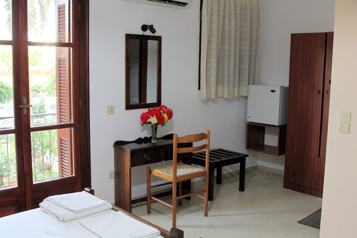 Room 7 of 68