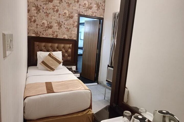 Room 29 of 48
