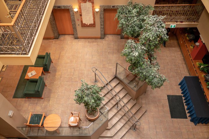 Entrance & Lobby